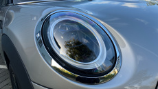 MINI Hatchback 1.5 Cooper Classic Premium 5dr Auto Petrol Hatchback